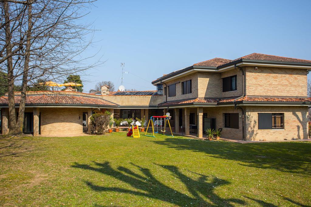 Villagramde Barlassina Екстериор снимка